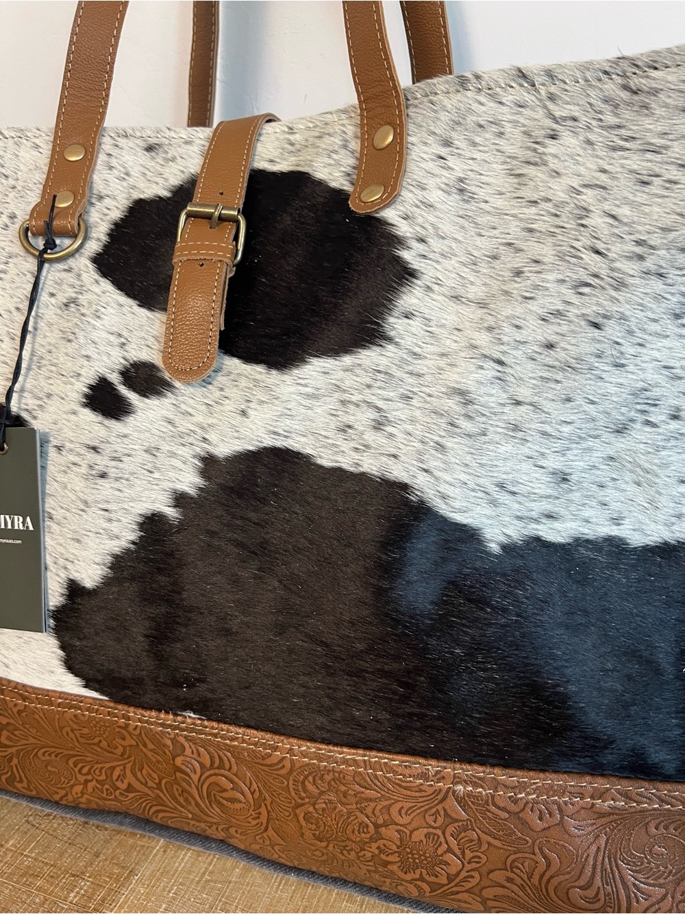 New Myra Western Cowhide Weekender Bag Leather Duffel Travel Carry-On Boho - Picture 6 of 11